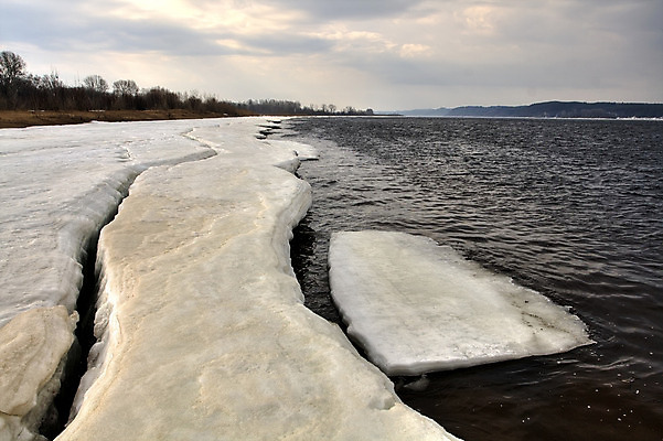 포토 JPG 해외이미지 공원 자연 하늘 풍경 사람없음 야외 가로 물 파란색 강 태양 냉동 얼음 어둠 황혼 일몰 새벽 추위 시골 신선 거친 개울 고독 숲 북극 서리 러시아 지역 북쪽 멀리 전국 해외202004 해외포토 자연요소 공공시설 감정 유럽 컬러 노을 극지방 방향 생태계 파일형식 이미지허브