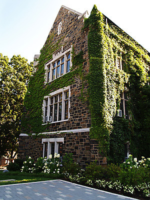 포토 JPG 해외이미지 외관 교육 벽 건축양식 학교 사람없음 건물 여름 미국 바위 센터 역사 입장 시설 대학교 아이비 베들레헴 옛날 해외202004 해외포토 식물 건축물 계절 건축 북아메리카 돌_바위 파일형식 이미지허브