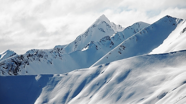 포토 JPG 해외이미지 구름 계절 스포츠 여행 겨울 자연 하늘 휴가 산 파노라마 풍경 사람없음 야외 환경 얼음 등산 트래킹 하이킹 추위 프랑스 안개 흰색 신선 보호 시원함 땅 순수 알프스 지역 안심 내추럴 프랑스어 웅장함 눈내림 해외202004 해외포토 자연요소 문자 유럽 컬러 컨셉 레저 날씨 눈_날씨 촬영기법 육류 생태계 파일형식 이미지허브