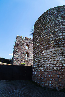 포토 JPG 해외이미지 하늘 날씨 사람없음 환경 맑음 손상 성 중세 역사 버리기 로마인 옛날 제국 파멸 해외202004 해외포토 건축물 컨셉 모션 인종 파일형식 소멸 이미지허브