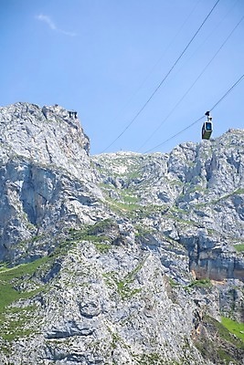 포토 JPG 해외이미지 식물 구름 공원 유럽 여행 자연 하늘 산 풍경 사람없음 야외 초록색 여름 파란색 계곡 봄 회색 시골 스페인 언덕 절정 수평선 해외202004 해외포토 자연요소 계절 공공시설 나라 컬러 생태계 파일형식 이미지허브