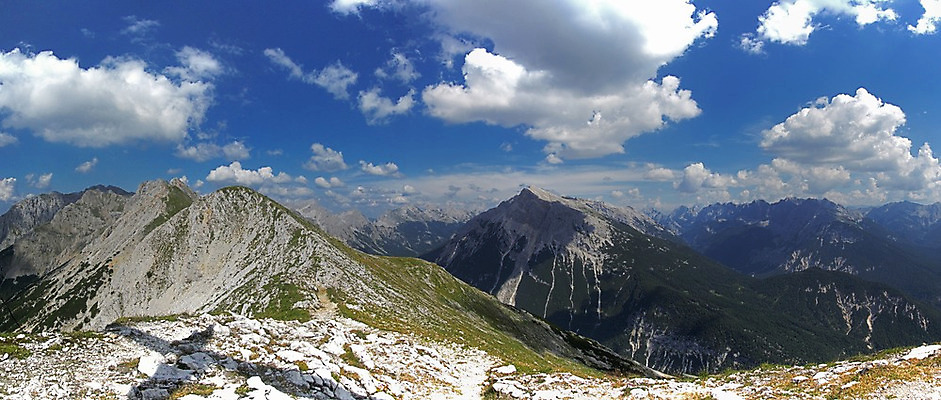 포토 JPG 해외이미지 구름 라이프스타일 유럽 스포츠 자국 자연 산 독일 파노라마 사람없음 야외 여름 태양 맑음 봄 등산 트래킹 하이킹 오스트리아 보호 정상 산등성이 알프스 선로 절정 철강 바이에른 해외202004 해외포토 자연요소 계절 나라 컨셉 레저 날씨 촬영기법 생활 생태계 파일형식 이미지허브