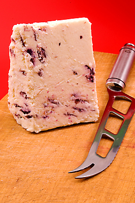 포토 JPG 해외이미지 문화 음식 조각 재료 부분 치즈 건강 사람없음 목재 노란색 금속 흰색 칼 상품 자르기 먹기 오브젝트 싱글 유기농 고립 해외202004 해외포토 나무 웰빙 컬러 모션 재질 유제품 파일형식 이미지허브