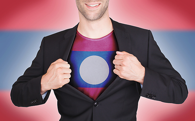 포토 JPG 해외이미지 백인 직업 남자 백그라운드 셔츠 비즈니스 웃음 정장 이벤트 성인 사람없음 재킷 펼침 흰색 깃발 비즈니스맨 부채 중앙 치아 자르기 옷입기 슛 라오스 보여주기 고립 슈퍼히어로 해외202004 해외포토 서양인 옷 아시아 컬러 상의 모션 표정 사람 외투 직장인 소화기관 영웅 파일형식 이미지허브