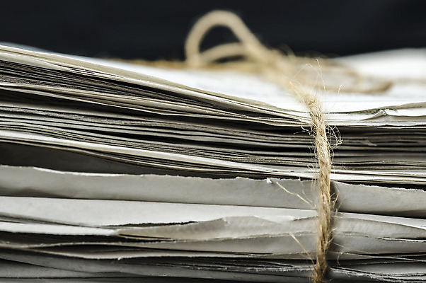 포토 JPG 해외이미지 종이 텍스트 통신 커뮤니케이션 사람없음 가로 쌓기 자료 재활용 긴급 기둥 신문 문서 페이지 흙더미 접기 정보매체 출판 해외202004 해외포토 건축 모션 간행물 흙 뉴스 친환경 파일형식 더미 이미지허브