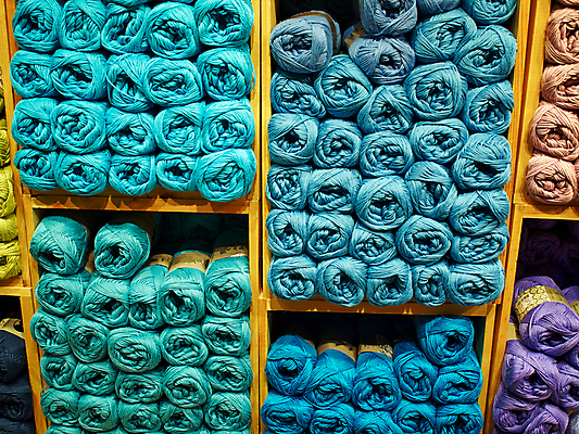 포토 JPG 해외이미지 옷 계절 밧줄 백그라운드 겨울 패턴 공 취미 사람없음 장식 컬러풀 쌓기 상점 직물 면 뜨개질 변화 실 바느질 배열 보따리 질감 롤 부드러움 실타래 모음 섬유 솜털 짜임 수공예 내추럴 양모 강렬 궤 짜기 핸드메이드 해외202004 해외포토 줄 컬러 컨셉 무늬 모션 한글 감각 공예 파일형식 이미지허브