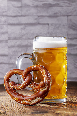 포토 JPG 해외이미지 맥주 실내 사람없음 맥주잔 브레첼 해외202004 해외포토 술잔 디저트 주류 내부 파일형식 이미지허브