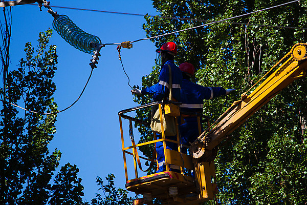 포토 JPG 해외이미지 직업 남자 산업 선 컨셉 비즈니스 부분 하늘 노동자 실내 안전 사람 사람없음 건물 힘 장비 업무 작업 엔지니어 수리 안전모 위험 엘리베이터 수집 보안 연료 시스템 단상 세대 유지 설치 조작 해외202004 해외포토 건축물 내부 기술자 헬멧 안전장비 파일형식 이미지허브