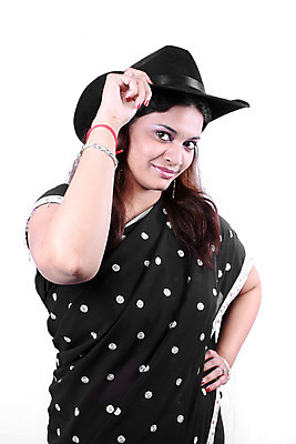 포토 JPG 해외이미지 모델 전통 여자 문화 포즈 한명 동양인 표현 화려 인도인 스타일 해외202004 해외포토 외국인 1 컨셉 사람 인종 파일형식 이미지허브