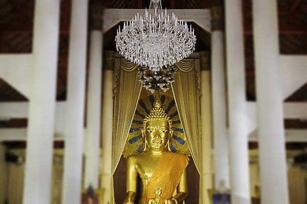 포토 JPG 해외이미지 전통 아시아 종교 문화 여행 불교 건축양식 태국 사람없음 야외 건물 관광지 교회 여행객 일몰 기도 도시 영혼 역사 황금 빛망울 천연기념물 랜드마크 명승지 사당 카피스페이스 해외202004 해외포토 건축물 건축 나라 종교건축 사람 풍경 빛 노을 공백 파일형식 이미지허브