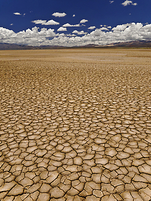 포토 JPG 해외이미지 구름 지구 자연 하늘 산 건조 따뜻함 풍경 사람없음 야외 글로벌 환경 흙 사막 변화 균열 땅 굽기 가뭄 자원 내추럴 땅바닥 해외202004 해외포토 자연요소 컨셉 모션 날씨 바닥 구이 생태계 파일형식 이미지허브