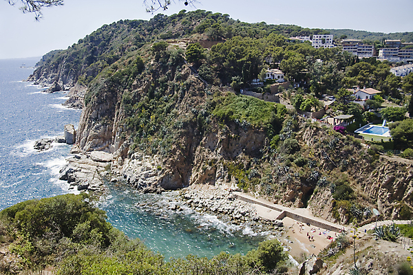 포토 JPG 해외이미지 나무 유럽 바다 여행 하늘 휴가 풍경 해변 사람없음 물 여름 여행객 스페인 지중해 암초 해외202004 해외포토 자연요소 식물 계절 나라 사람 파일형식 이미지허브