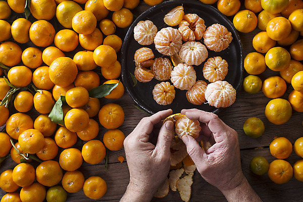 포토 JPG 해외이미지 계절 겨울 과일 탁자 귤 건강 사람없음 목재 쌓기 껍질 신선 달콤 유기농 내추럴 숙성 채식주의자 비건 해외202004 해외포토 나무 웰빙 가구 재료 모션 맛 채식 파일형식 이미지허브