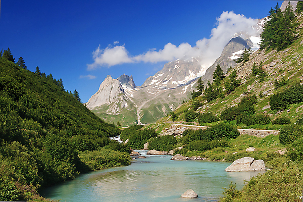 포토 JPG 해외이미지 나무 식물 구름 공원 유럽 호수 여행 자연 하늘 산 풍경 사람없음 야외 초록색 물 여름 파란색 강 햇빛 계곡 이탈리아 바위 신선 개울 알프스 암초 내추럴 전국 해외202004 해외포토 자연요소 계절 공공시설 나라 컬러 태양 돌_바위 생태계 파일형식 이미지허브