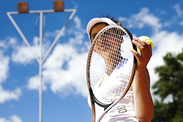 포토 JPG 해외이미지 주간 서양인 우먼라이프 여자 하늘 한명 들기 상반신 성인 야외 옆모습 테니스 테니스라켓 즐거움 테니스복 성인여자한명만 해외202004 해외포토 자연요소 외국인 1 라이프스타일 감정 뷰포인트 모션 사람 운동복 구기 라켓 여자한명만 성인여자만 파일형식 이미지허브