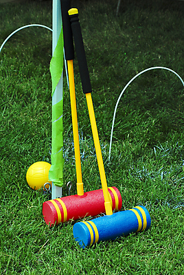 포토 JPG 해외이미지 스포츠 골프 공 실내 사람없음 빨간색 초록색 파란색 노란색 게임 우승 구멍 막대기 냄비 해외202004 해외포토 컬러 놀이 내부 구기 최고 솥 파일형식 이미지허브