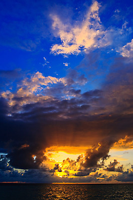 포토 JPG 해외이미지 나무 구름 실루엣 모래 파도 바다 섬 여행 잎 오렌지 자연 하늘 휴가 열대 따뜻함 손바닥 그림자 사람없음 빨간색 초록색 물 여름 파란색 태양 일출 맑음 일몰 꿈 야간 암초 코코넛 몰디브 아열대 해외202004 해외포토 자연요소 식물 손 계절 아시아 컬러 과일 날씨 촬영기법 노을 생태계 파일형식 이미지허브