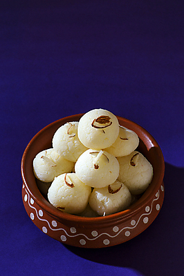 포토 JPG 해외이미지 디저트 사람없음 도자기 원형 사기그릇 인도음식 해외포토 도형 그릇 음식 동양음식 파일형식 이미지허브