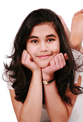 포토 JPG 해외이미지 행복 여유 맨발 태국 한명 미소 동양인 눕기 다인종 얇은 혼혈 해외202004 해외포토 1 감정 아시아 모션 발 표정 사람 인종 다문화 파일형식 이미지허브