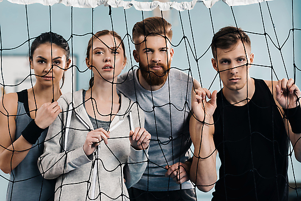 포토 JPG 해외이미지 백인 라이프스타일 여자 남자 유럽 스포츠 포즈 수염 함께함 실내 서기 사람 여러명 성인 친구 운동복 운동 우정 배구 체육관 심각 해외202004 해외포토 서양인 옷 나라 다수 컨셉 관계 모션 건강 내부 생활 구기 파일형식 이미지허브