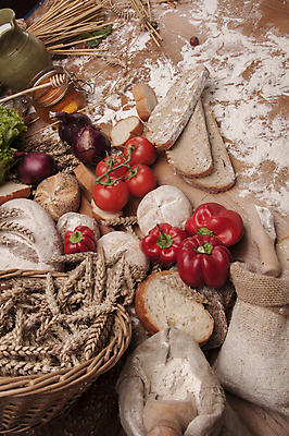 포토 JPG 해외이미지 식물 구름 전통 음식 빵 조각 백그라운드 다이어트 채소 과일 자연 탁자 하늘 아침 치즈 건조 파스타 건강 옥수수 씨앗 사람없음 목재 파란색 빛 갈색 주방 식사 빵집 맛 아침식사 상품 굽기 향수 준비 유기농 심플 밀가루 꿀 덩어리 작살 호밀 귀리 해외202004 해외포토 주간 자연요소 나무 웰빙 컬러 가구 컨셉 재료 유제품 곡류 서양음식 상점 화장품 가루 구이 생태계 파일형식 이미지허브