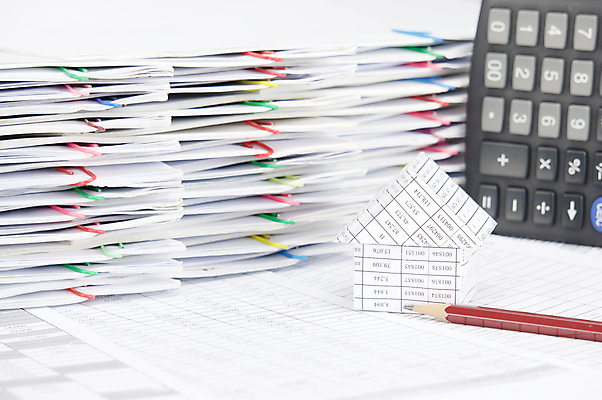 포토 JPG 해외이미지 종이 비즈니스 성공 설계 주택 사람없음 연필 갈색 쌓기 검은색 자료 계산기 흰색 업무 인쇄 보고서 문서 투자 영수증 시트 계좌 옛날 해외202004 해외포토 컬러 컨셉 모션 문구용품 학용품 건물 금융 필기구 장비 작업 파일형식 이미지허브