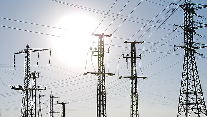 포토 JPG 해외이미지 산업 선 하늘 사람없음 탑 금속 장비 역 연결 큼 사인 싱글 철사 볼트 연료 철탑 세대 블루스 전압 철강 공급 해외202004 해외포토 건축물 교통시설 재질 공구 크기 파일형식 이미지허브