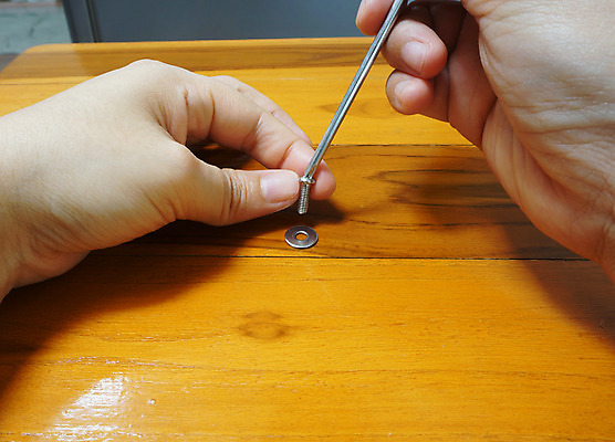 포토 JPG 해외이미지 여자 산업 부분 공장 사람없음 빛 머리 금속 장비 견과류 공구 나사 업무 그룹 은색 작음 철 싱글 볼트 철강 하드웨어 해외202004 해외포토 컬러 공업 재질 사람 신체부위 컴퓨터 도구 작업 크기 파일형식 이미지허브