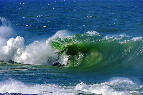 포토 JPG 해외이미지 파도 바다 모션 자연 날씨 사람없음 물 파란색 환경 힘 거품 에너지 물방울 신선 떨어짐 위험 큼 속도 분무기 암초 폭풍 브라질 내추럴 격파 리우데자네이루 폭풍우 힘찬 스플래쉬 해외202004 해외포토 자연요소 컬러 컨셉 비_날씨 남아메리카 크기 자연재해 생태계 파일형식 이미지허브
