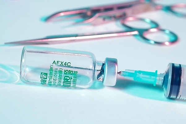 포토 JPG 의학 의료기기 가위 주사기 사람없음 치료 약 의료용품 바늘 약병 오브젝트 주사약 핀셋 의료용가위 국내포토 문구용품 가위_도구 도구 병_담는 파일형식