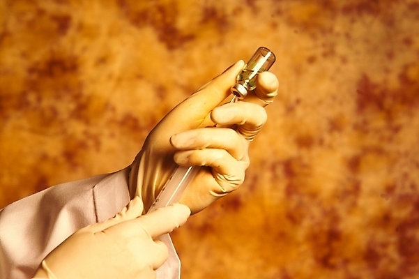 포토 JPG 손 의학 의료기기 주사기 사람 신체부위 치료 의사 의료용품 약병 오브젝트 고무장갑 수술장갑 국내포토 장갑 약 의료진 고무 병_담는 파일형식