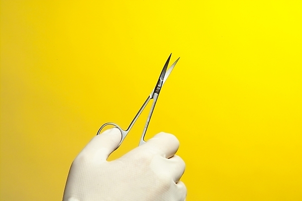 포토 JPG 손 의학 의료기기 가위 사람 신체부위 치료 의사 의료용품 오브젝트 고무장갑 수술장갑 의료용가위 국내포토 장갑 문구용품 가위_도구 의료진 고무 파일형식