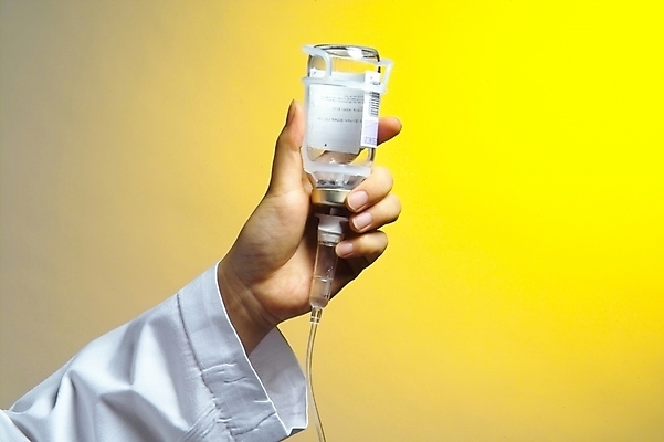 포토 JPG 손 의학 의료기기 주사기 사람 신체부위 치료 의사 의료용품 링거 오브젝트 국내포토 의료진 파일형식