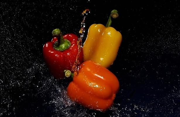 포토 JPG 스튜디오촬영 식물 웰빙 백그라운드 채소 식재료 피망 파프리카 근접촬영 사람없음 물 농작물 유기농 국내포토 자연요소 뷰포인트 농업 실내 파일형식