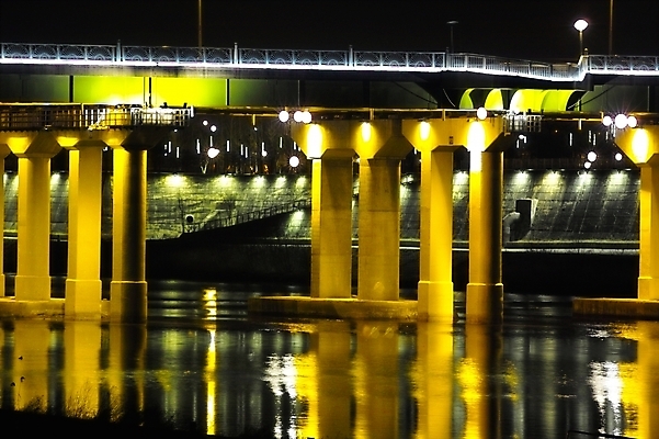 포토 JPG 백그라운드 야경 자연 조명 서울 한국 사람없음 야외 빛 강 반사 도시 한강 당산철교 한강다리 가교 국내포토 건축물 아시아 다리_건축물 야간 생태계 랜드마크 파일형식 풍경_경치