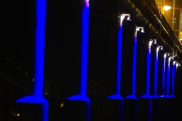 포토 JPG 건축물 건축 배경화면 백그라운드 야경 교통시설 자연 조명 서울 한국 사람없음 야외 빛 도시 한강다리 한강대교 가교 국내포토 아시아 교통 다리_건축물 야간 한강 시설 생태계 파일형식 풍경_경치