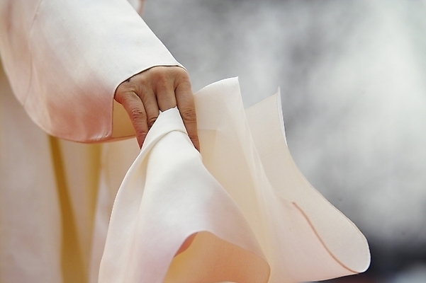 포토 JPG 주간 한국문화 한국전통 전통 여자 문화 예술 한국 한명 사람 동양인 20대 성인 야외 공연 춤 전통의상 한복 전통공연 전통무용 민속 굿 한국무용 살풀이 살풀이춤 여자만 여자한명만 성인여자만 청년만 청년여자만 성인한명만 청년여자한명만 성인여자한명만 성인만 국내포토 자연요소 1 동양문화 아시아 문화예술 인종 이벤트 청년 파일형식