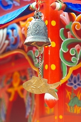 포토 JPG 전통 시설물 건축 종교 고건축 불교 한국건축 종교건축 한국 풍경 사람없음 전통무늬 전통문양 동양건축 종 사찰 처마 경쇠 국내포토 문양 건축물 아시아 무늬 불교용품 파일형식 동양