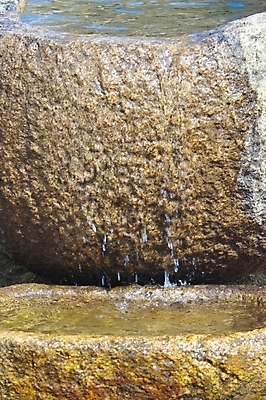 포토 JPG 건축 사람없음 물 돌_바위 샘물 약수터 국내포토 자연요소 파일형식