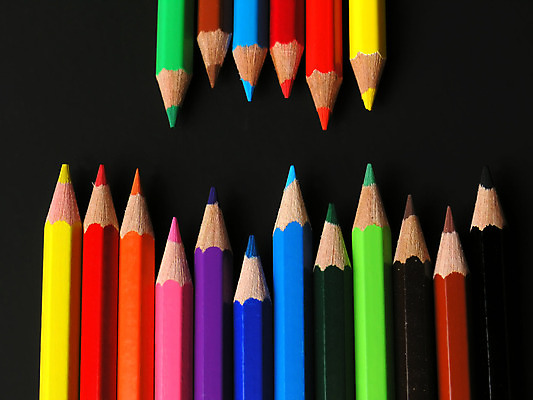 포토 JPG 해외이미지 디자인 교육 백그라운드 상상 창조 근접촬영 취미 사람없음 빨간색 초록색 파란색 컬러풀 연필 갈색 노란색 그리기 그룹 선택 그림 모음 정물화 평등 해외202004 해외포토 뷰포인트 컬러 컨셉 모션 학용품 필기구 파일형식 이미지허브