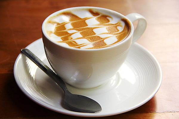 포토 JPG 해외이미지 디자인 커피 음료 음식 백그라운드 미술 사람없음 컵 갈색 상점 거품 카페 우유 흰색 뜨거움 아침식사 책상 카푸치노 에스프레소 중독 라떼 모카 카페인 해외202004 해외포토 식기 컬러 가구 문화예술 유제품 식사 파일형식 이미지허브