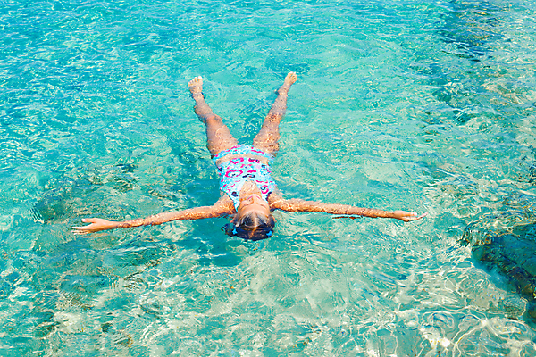 포토 JPG 해외이미지 백인 1 행복 문화 얼굴 어린이 바다 여행 백그라운드 가족 자연 놀이 휴가 한명 미소 사람 물 여름 파란색 태양 수영 경쟁 기쁨 투명 4 작음 분무기 언니 해외202004 해외포토 자연요소 서양인 계절 감정 컬러 컨셉 관계 표정 신체부위 숫자 수상스포츠 크기 생태계 자매 파일형식 이미지허브