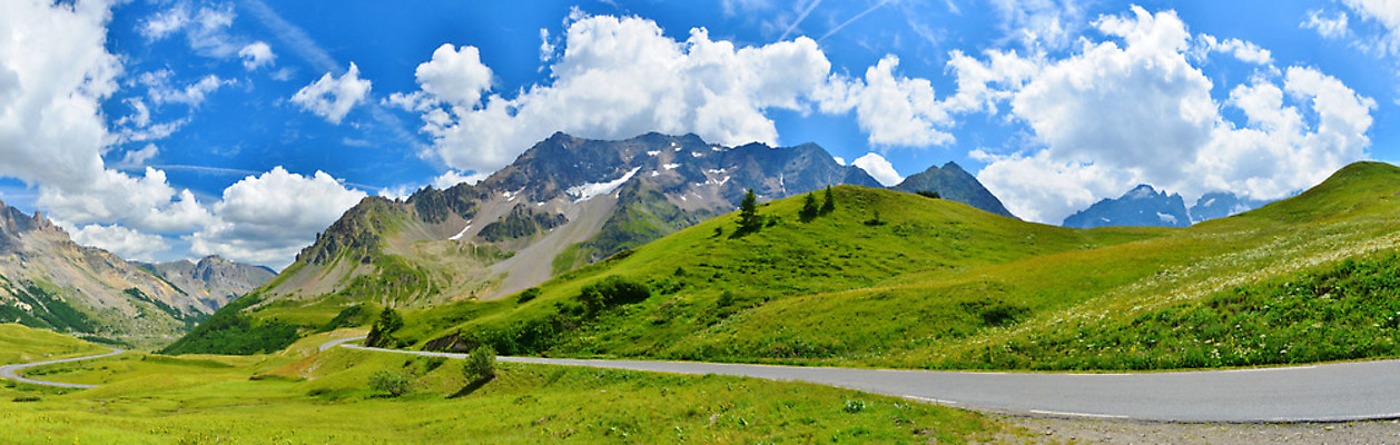 포토 JPG 해외이미지 구름 유럽 여행 산 경사 사람없음 여름 햇빛 맑음 프랑스 큼 산등성이 알프스 산악지대 해외202004 해외포토 자연요소 계절 나라 날씨 태양 크기 파일형식 이미지허브