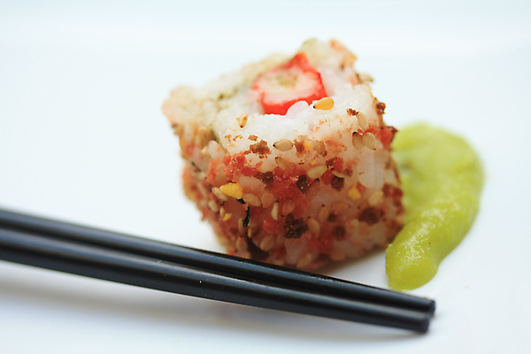 포토 JPG 해외이미지 전통 접시 아시아 음식 다이어트 젓가락 밥 조개 건강 어류 사람없음 주방 식당 일본 식사 초밥 해조류 고추냉이 먹기 해산물 깨 연어 점심식사 대두 해외202004 해외포토 식기 나라 식재료 모션 어패류 수저 상점 수중동물 양념 조미료 해양식물 일본음식 파일형식 이미지허브