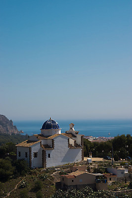 포토 JPG 해외이미지 전통 유럽 바다 여행 하늘 휴가 풍경 사람없음 건물 물 여름 파란색 빛 태양 교회 여행객 이탈리아 스페인 지중해 그리스 남쪽 해외202004 해외포토 자연요소 건축물 계절 나라 컬러 종교건축 사람 방향 파일형식 이미지허브