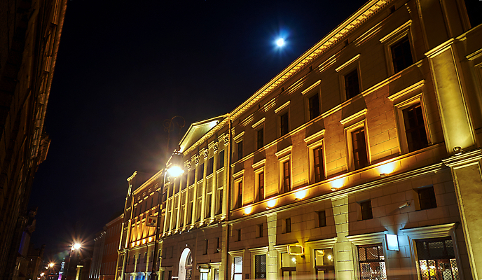 포토 JPG 해외이미지 유럽 창문 주택 사람없음 건물 빛 달 등불 램프 기둥 도시 센터 야간 폴란드 철책 해외202004 해외포토 자연요소 건축물 건축 나라 조명 파일형식 이미지허브