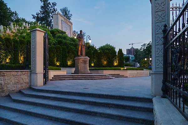 포토 JPG 해외이미지 공원 유럽 벽 조각 건축양식 하늘 거리 주택 사람없음 건물 장식 여름 파란색 계단 봄 흰색 역사 재산 클래식 대문 타운 단계 천연기념물 기간 옛날 스타일 해외202004 해외포토 건축물 계절 공공시설 건축 나라 컬러 컨셉 금융 문 도시 파일형식 이미지허브