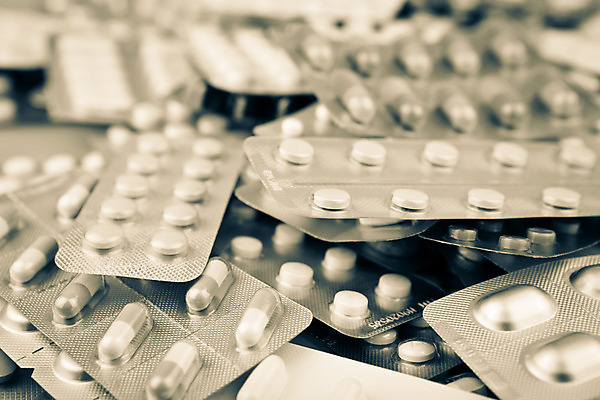 포토 JPG 해외이미지 산업 건강 실험 사람없음 알약 약 약재 실험실 제조 약초 약국 사회이슈 허브 처방 조제 마약 치료제 화학자 해외202004 해외포토 식물 컨셉 의학 풀_식물 과학자 만들기 파일형식 이미지허브