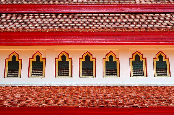 포토 JPG 해외이미지 디자인 외관 종교 선 패턴 불교 건축양식 지붕 사람없음 야외 빨간색 덮개 사찰 도자기 정상 타일 묘사 스타일 해외202004 해외포토 건축 컬러 무늬 종교건축 뚜껑 파일형식 이미지허브