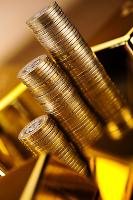 포토 JPG 해외이미지 실내 근접촬영 사람없음 아웃포커스 금융 동전 황금 금괴 동전탑 해외202004 해외포토 뷰포인트 돈 촬영기법 내부 경제 쌓기 파일형식 이미지허브